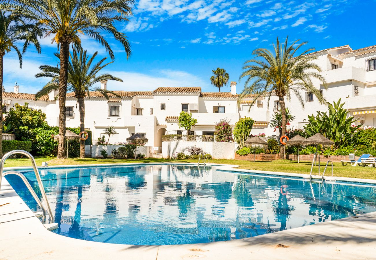 Casa adosada en Marbella - Townhouse i Los Naranjos