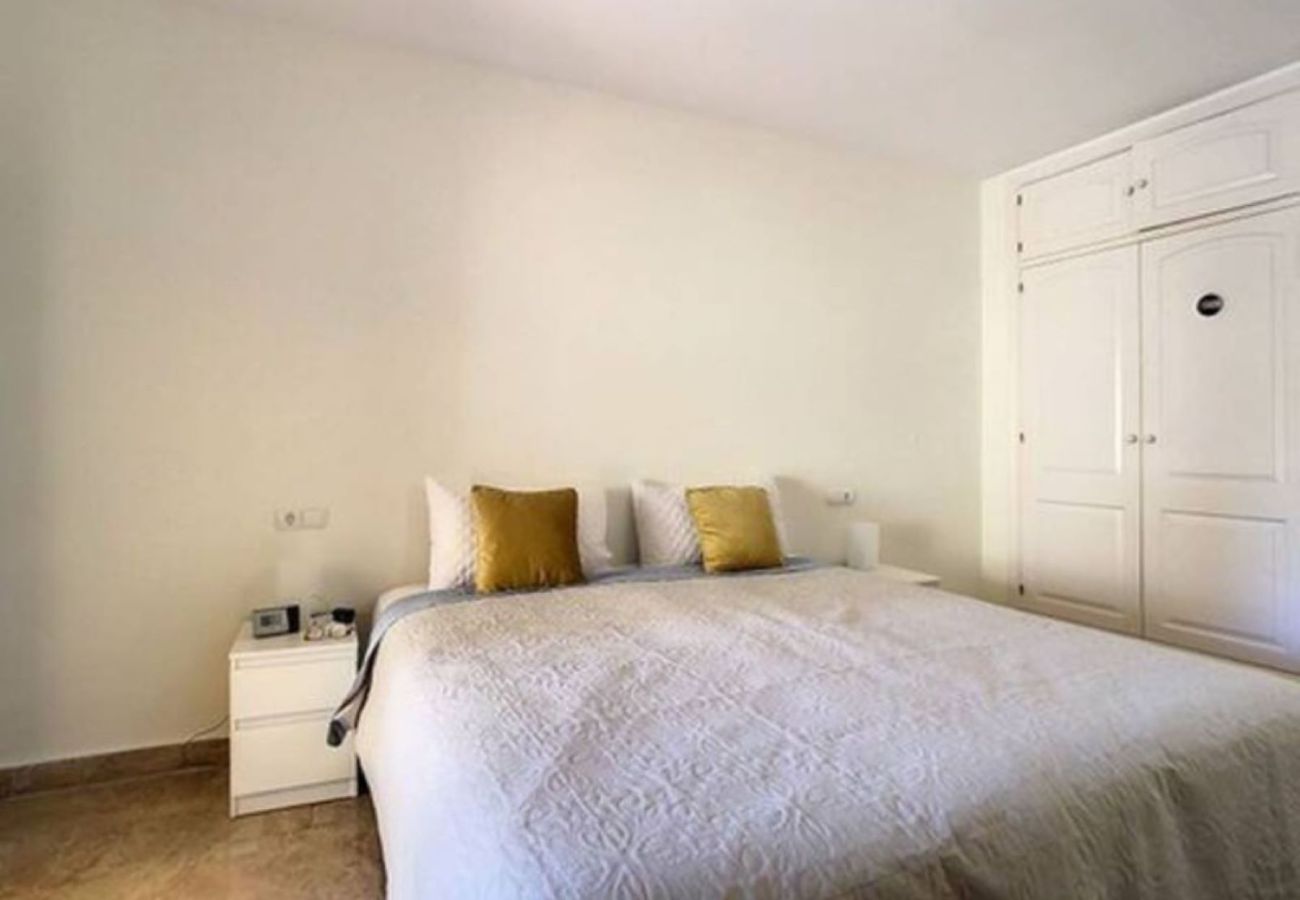 Apartamento en San Pedro de Alcántara - 4 dormitorios San Pedro, Recientemente renovado