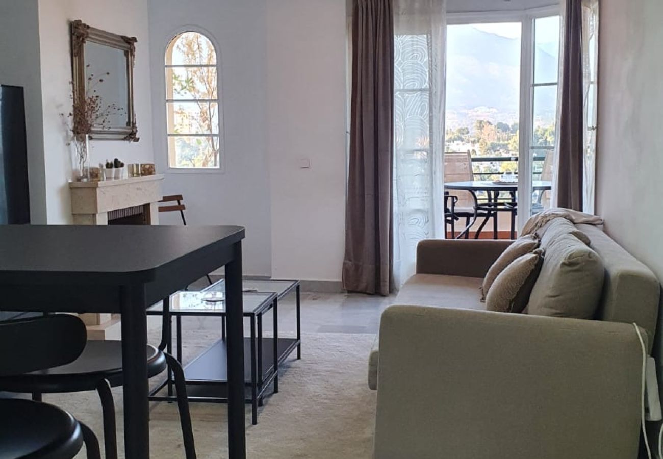Apartamento en Marbella - Cozy apartment with Sea view in Nueva Andalucia, Marbella