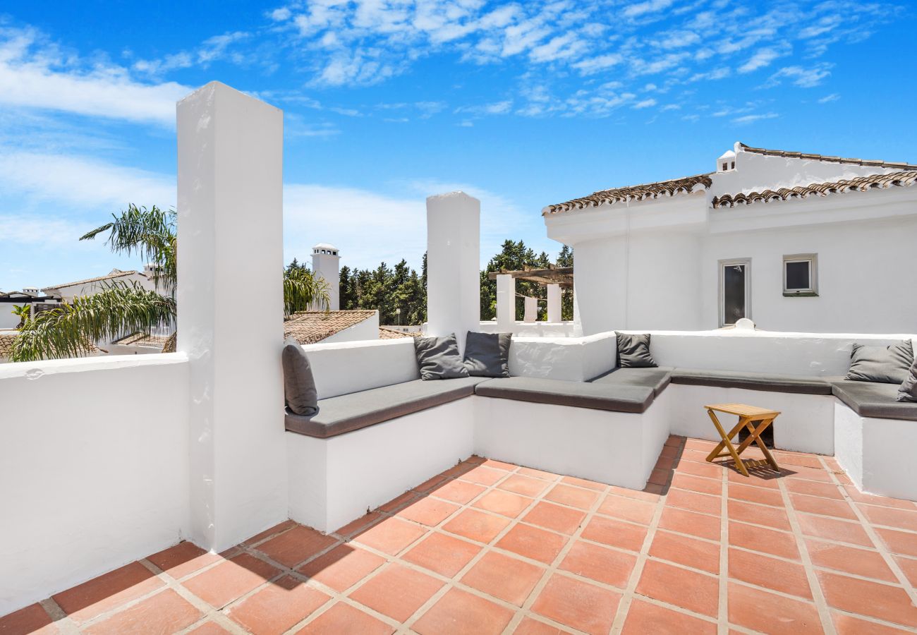 Apartamento en Nueva andalucia - Cozy Penthouse in Nueva Andalucia, Marbella