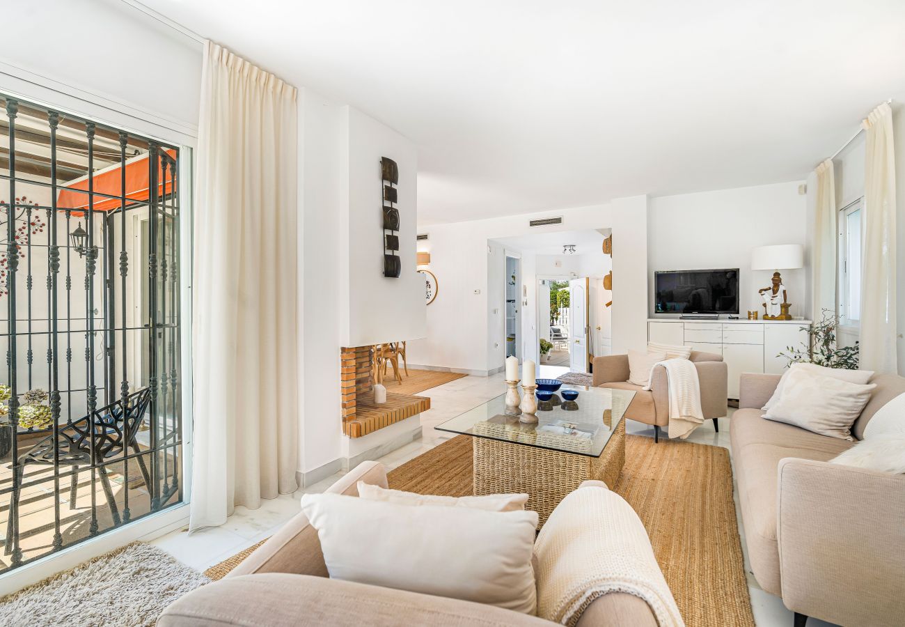 Casa adosada en Nueva andalucia - Stylish Townhouse in Puerto Banus, Marbella