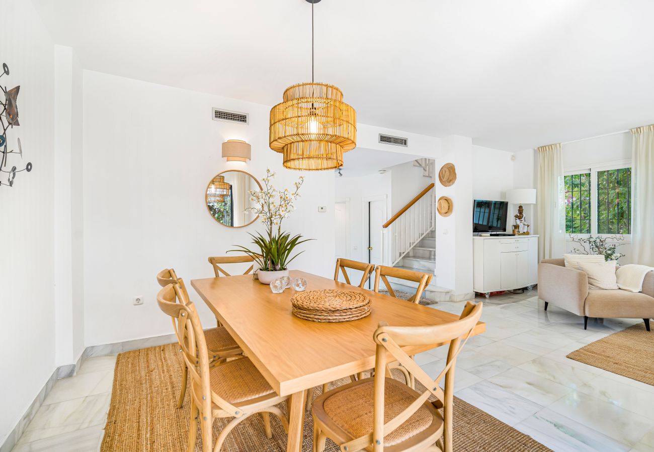 Casa adosada en Nueva andalucia - Stylish Townhouse in Puerto Banus, Marbella