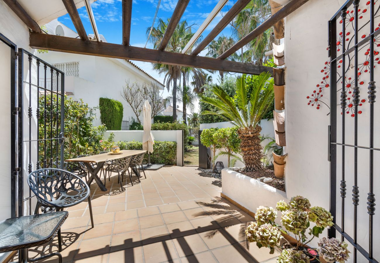 Casa adosada en Nueva andalucia - Stylish Townhouse in Puerto Banus, Marbella