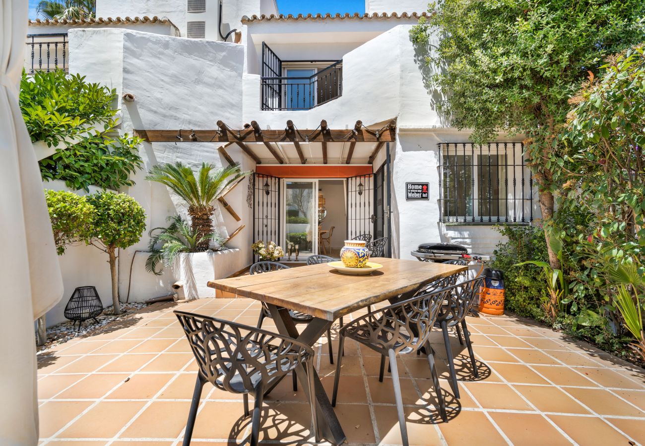 Casa adosada en Nueva andalucia - Stylish Townhouse in Puerto Banus, Marbella