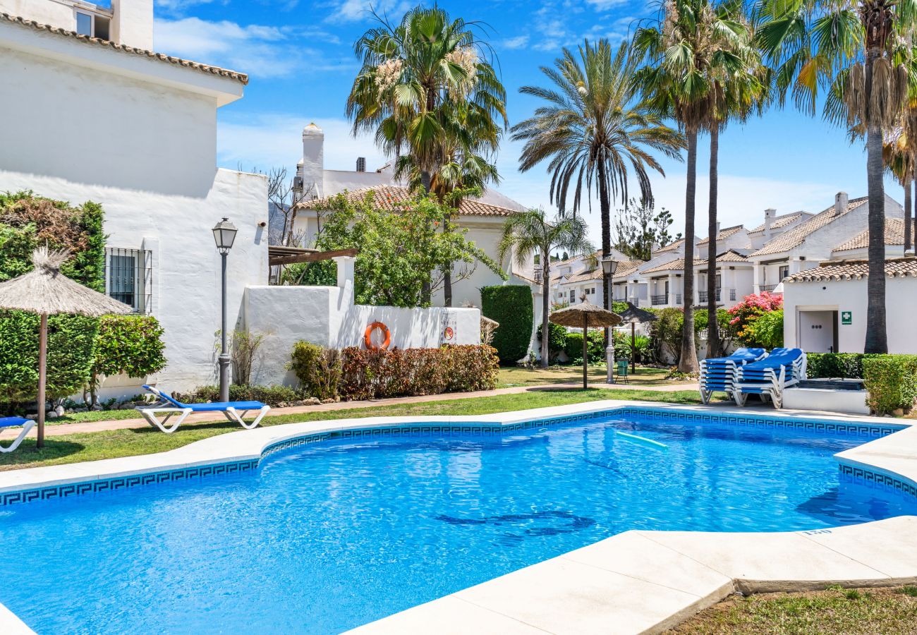 Casa adosada en Nueva andalucia - Stylish Townhouse in Puerto Banus, Marbella