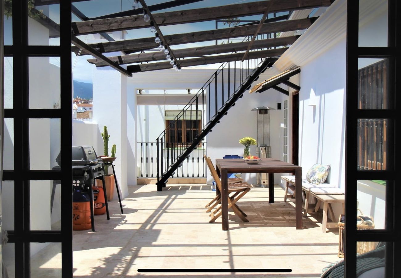 Radhus i Estepona - Cozy Townhouse Estepona Old Town