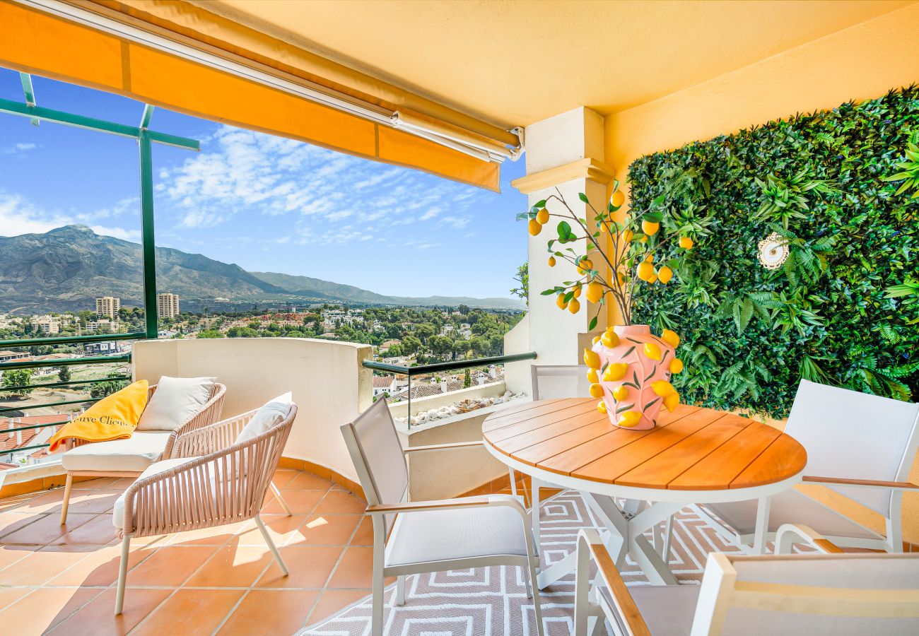 Lägenhet i Nueva andalucia - Stunning apartment with sea view, Puerto Banus