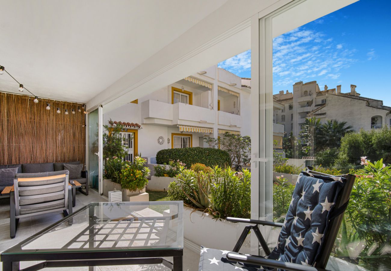 Lägenhet i Marbella - 2 Bedrooms in heart of Puerto Banus